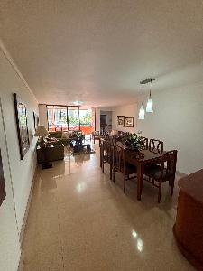 Apartamento de 2 alcobas en venta en El Poblado, Medellín, 147 m² · foto 2 de 20