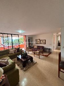Apartamento de 2 alcobas en venta en El Poblado, Medellín, 147 m² · foto 3 de 20