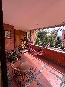Apartamento de 2 alcobas en venta en El Poblado, Medellín, 147 m² · foto 4 de 20