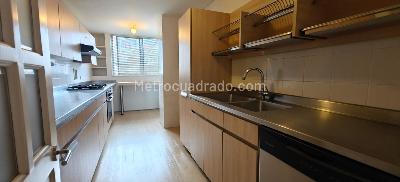 Apartamento de 3 alcobas en arriendo en Patio Bonito, Medellín, 208 m² · foto 2 de 18