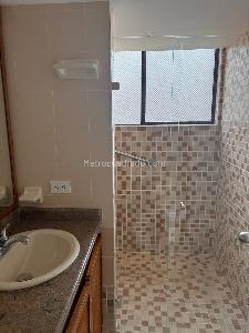 Apartamento de 3 alcobas en arriendo en Poblado Por Vizcaya, Medellín, 134 m² · foto 15 de 15