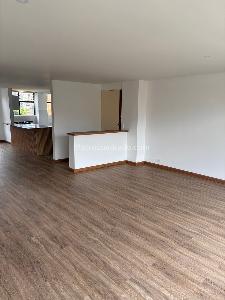 Apartamento de 3 alcobas en arriendo en Poblado Por Vizcaya, Medellín, 134 m² · foto 4 de 15