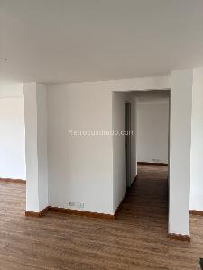 Apartamento de 3 alcobas en arriendo en Poblado Por Vizcaya, Medellín, 134 m² · foto 6 de 15