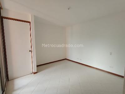 Apartamento de 3 alcobas en arriendo en Loma De Los Bernal, Medellín, 90 m² · foto 8 de 20