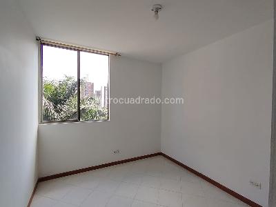 Apartamento de 3 alcobas en arriendo en Loma De Los Bernal, Medellín, 90 m² · foto 16 de 20