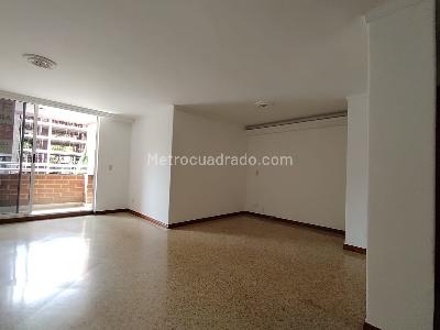 Apartamento en arriendo en Laureles, Medellín · foto 3 de 20