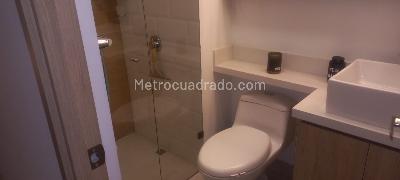 Apartamento de 3 alcobas en arriendo en Los Colores, Medellín, 98 m² · foto 10 de 11