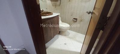 Casa de 4 alcobas en arriendo en El Velodromo, Medellín, 280 m² · foto 16 de 20