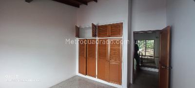Casa de 4 alcobas en arriendo en El Velodromo, Medellín, 280 m² · foto 5 de 20