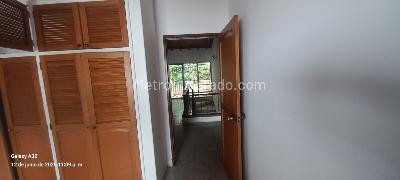 Casa de 4 alcobas en arriendo en El Velodromo, Medellín, 280 m² · foto 6 de 20