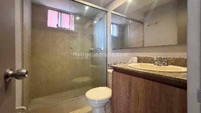 Apartamento de 3 alcobas en arriendo en Castropol, Medellín, 103 m² · foto 11 de 18