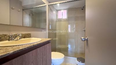 Apartamento de 3 alcobas en arriendo en Castropol, Medellín, 103 m² · foto 12 de 18