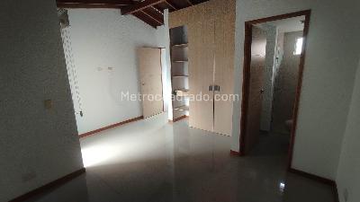 Apartamento de 3 alcobas en arriendo en La Castellana, Medellín, 91 m² · foto 14 de 19