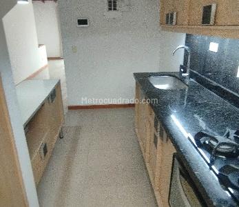 Apartamento de 3 alcobas en arriendo en La Castellana, Medellín, 91 m² · foto 3 de 19