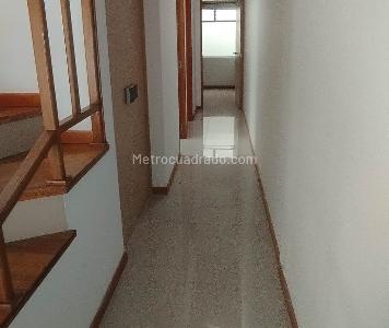 Apartamento de 3 alcobas en arriendo en La Castellana, Medellín, 91 m² · foto 6 de 19