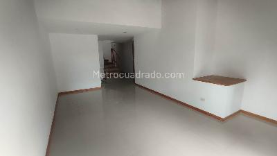 Apartamento de 3 alcobas en arriendo en La Castellana, Medellín, 91 m² · foto 8 de 19