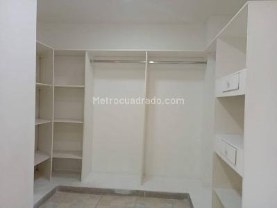 Apartamento de 4 alcobas en arriendo en Laureles, Medellín, 190 m² · foto 16 de 20