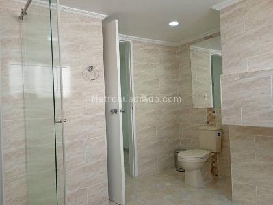 Apartamento de 4 alcobas en arriendo en Laureles, Medellín, 190 m² · foto 19 de 20
