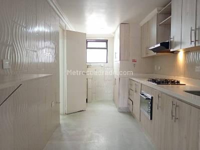 Apartamento de 4 alcobas en arriendo en Laureles, Medellín, 190 m² · foto 3 de 20