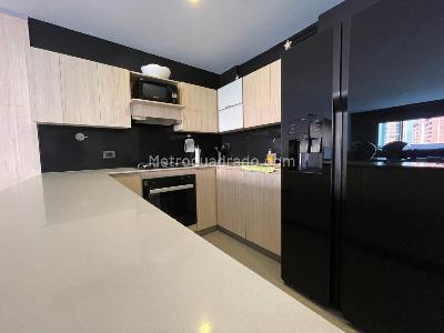 Apartamento de 1 alcoba en venta en El Poblado, Medellín, 78 m² · foto 7 de 10