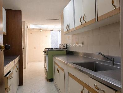 Casa de 5 alcobas en venta en Laureles, Medellín, 252 m² · foto 5 de 20