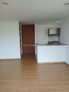Apartamento en arriendo en Castropol, Medellín · foto 4 de 12