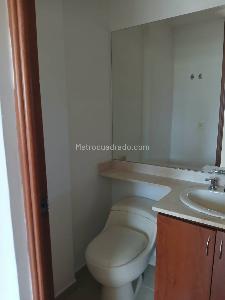 Apartamento en arriendo en Castropol, Medellín · foto 7 de 12