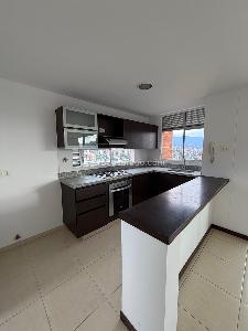Apartamento de 3 alcobas en arriendo en Alto De Las Palmas, Medellín, 87 m² · foto 3 de 14