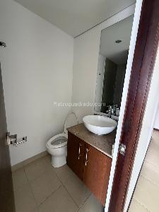 Apartamento de 3 alcobas en arriendo en Alto De Las Palmas, Medellín, 87 m² · foto 6 de 14