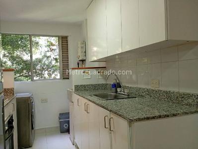 Apartamento de 2 alcobas en arriendo en Castropol, Medellín, 70 m² · foto 3 de 20