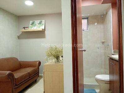 Apartamento de 2 alcobas en arriendo en Castropol, Medellín, 70 m² · foto 13 de 20