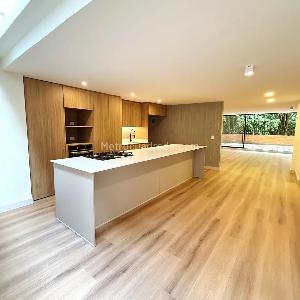 Apartamento de 3 alcobas en venta en Medellin, Medellín, 246 m² · foto 10 de 13