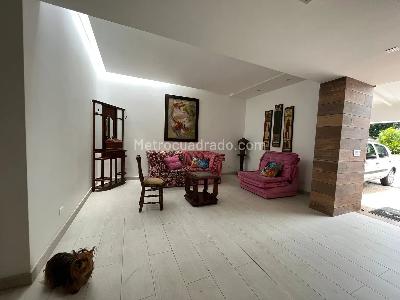 Casa de 4 alcobas en venta en Medellin, Medellín, 643 m² · foto 10 de 16