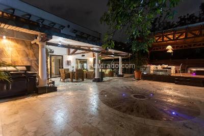 Casa de 4 alcobas en venta en Medellin, Medellín, 643 m² · foto 11 de 16