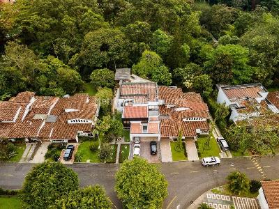 Casa de 4 alcobas en venta en Medellin, Medellín, 643 m² · foto 16 de 16