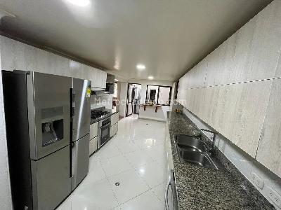 Casa de 4 alcobas en venta en Medellin, Medellín, 643 m² · foto 5 de 16