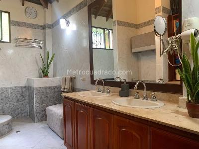 Casa de 5 alcobas en venta en Sabaneta, Sabaneta, 1000 m² · foto 19 de 20