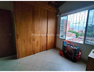 Apartamento en venta en La Almeria, Medellín · foto 10 de 16