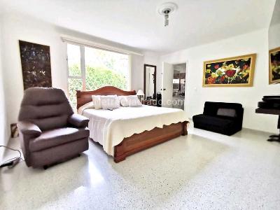 Casa de 4 alcobas en venta en Los Balsos, Medellín, 551 m² · foto 10 de 18