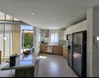 Casa de 4 alcobas en venta en Llanogrande, Rionegro, 890 m² · foto 12 de 20