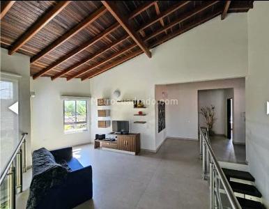 Casa de 4 alcobas en venta en Llanogrande, Rionegro, 890 m² · foto 19 de 20