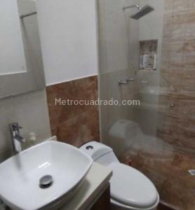 Casa de 5 alcobas en venta en Laureles La Castellana, Medellín, 630 m² · foto 13 de 15
