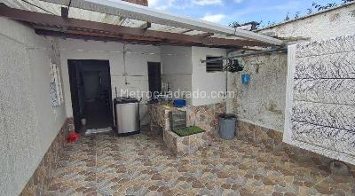 Casa de 5 alcobas en venta en Laureles La Castellana, Medellín, 630 m² · foto 14 de 15