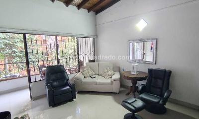 Casa de 5 alcobas en venta en Laureles La Castellana, Medellín, 630 m² · foto 5 de 15