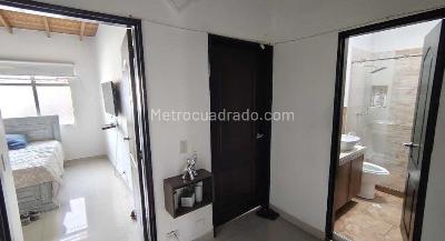 Casa de 5 alcobas en venta en Laureles La Castellana, Medellín, 630 m² · foto 6 de 15