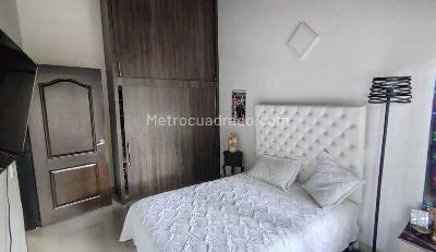 Casa de 5 alcobas en venta en Laureles La Castellana, Medellín, 630 m² · foto 8 de 15