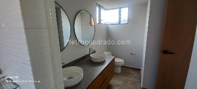 Apartamento de 3 alcobas en venta en El Poblado, Medellín, 219 m² · foto 14 de 14