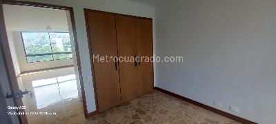 Apartamento de 3 alcobas en venta en El Poblado, Medellín, 219 m² · foto 9 de 14