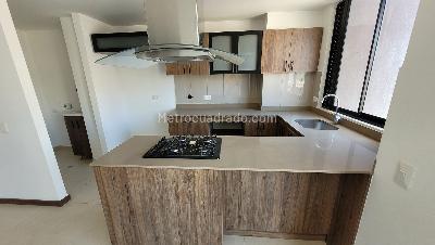 Apartamento de 3 alcobas en venta en San Antonio, Rionegro, 81 m² · foto 8 de 20