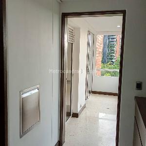 Apartamento de 4 alcobas en arriendo en Las Lomas, Medellín, 160 m² · foto 7 de 20